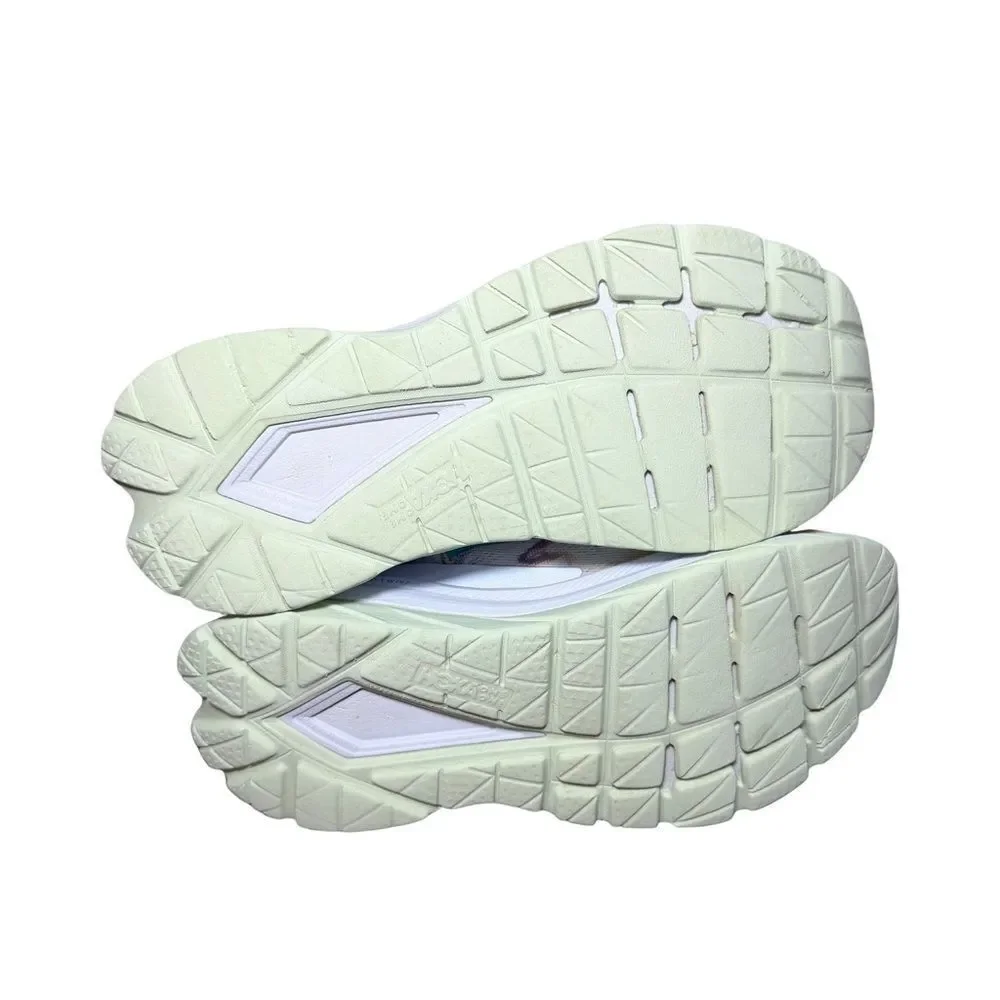 Hoka women’s Mach 4 White and Blue Athletic Sneakers size 8B